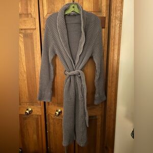 Brooklinen Women's M/L Comfy Cozy Comfortable Warm Thick Grey Waffle-knit Robe